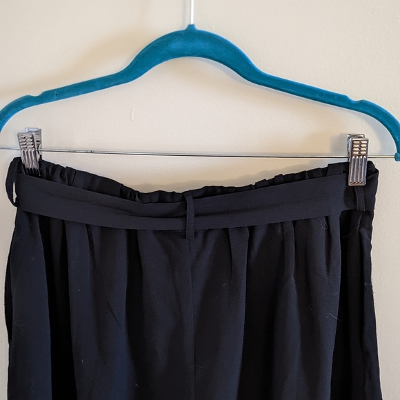 Sz 10 Shorts - Picture 3 of 4